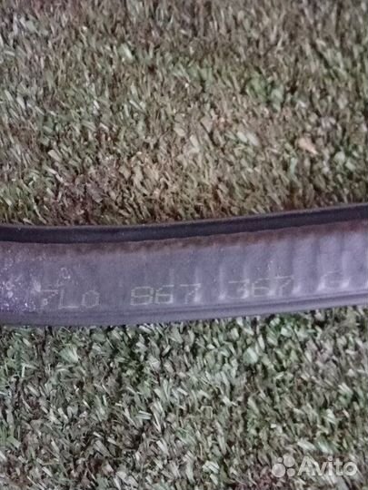 Уплотнительная резинка боковой двери задняя правая