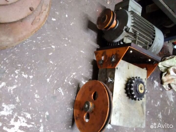 Редуктор с двигатетем