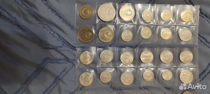 Коллекция монет и значков