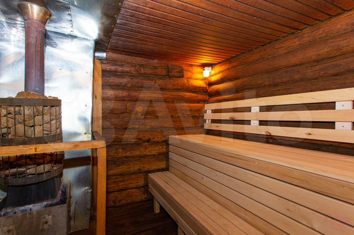 Коттедж 200 м² на участке 5 сот.