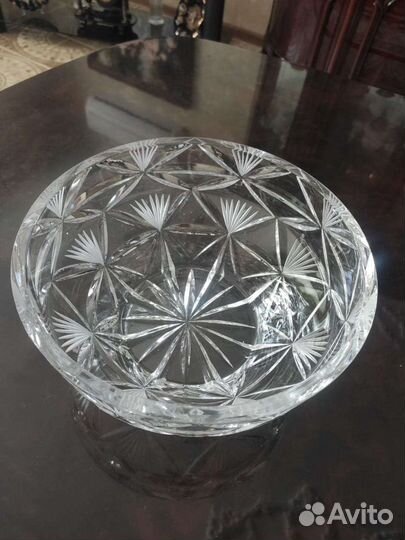 Хрустальная ваза