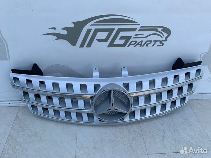 Решетка радиатора Ml W164 A1648800885