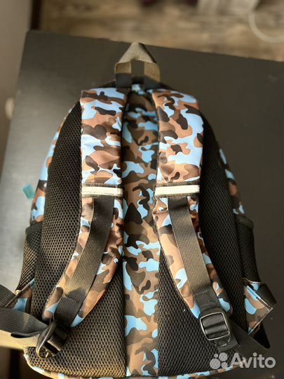 Школьный рюкзак голубого-черного камуфляжа