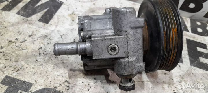 Насос гур Volkswagen Polo 3 V-1.4