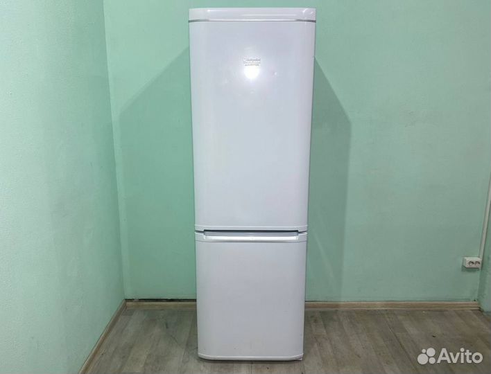 Холодильник Hotpoint-ariston