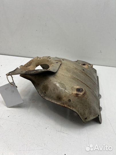 Кожух выпускного коллектора Nissan Bassara JU30