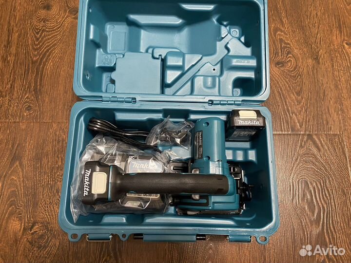 Дисковая пила Makita CXT HS301dwae