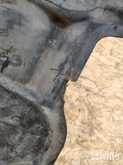 Облицовка днища кузова Bmw 325Xi E90 N52 2006