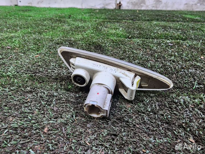 Повторитель в крыло левый Kia Ceed 2 JD 2012-2018