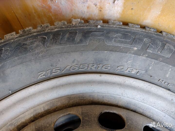 Зимние шипованный колеса в сборе