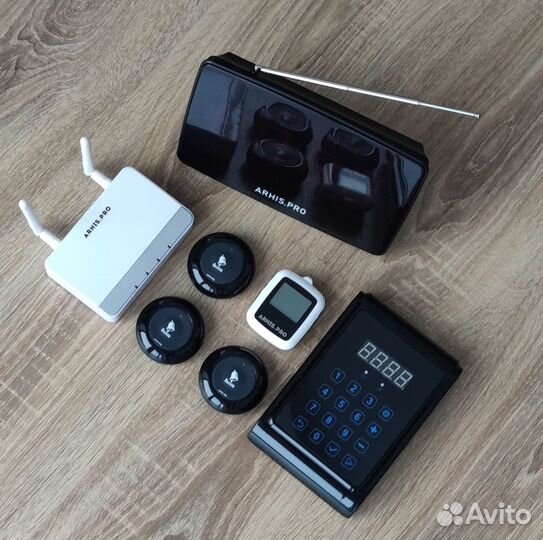 Кнопка вызова официанта, часы, табло, пуль, репите