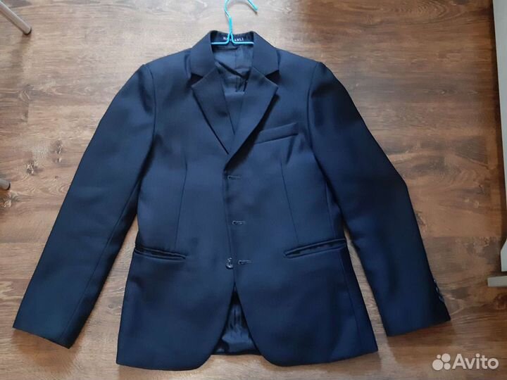 Школьный костюм