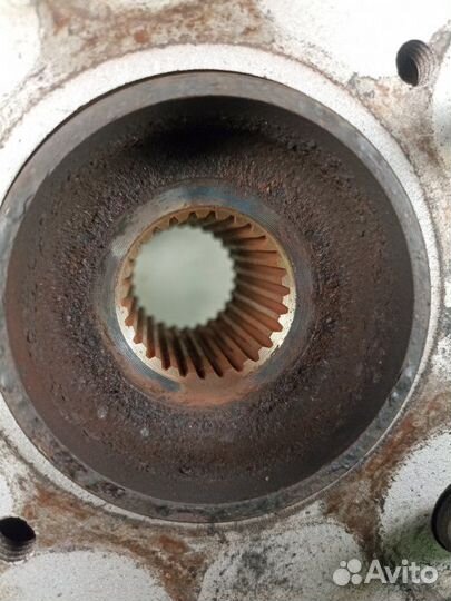 Ступица передняя правая Toyota Noah AZR65 1azfse