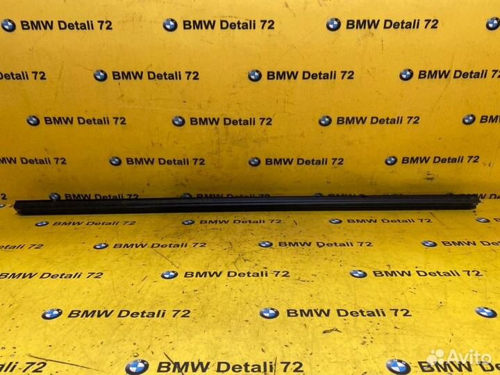 Уплотнитель стекла Mercedes Viano W639 272.978 30