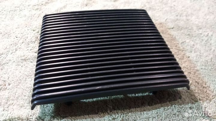 Решетка динамика задняя левая Volvo 740 синяя