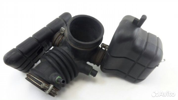 Патрубок воздушн.фильтра Mitsubishi Diamante F31A