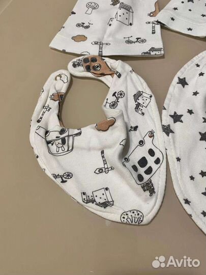 2 шапочки (3-6) и 2 нагрудника-слюнявчика KiDi