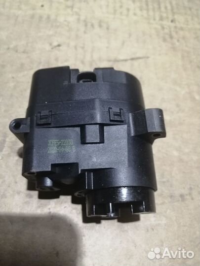 Мотор складывания зеркала Toyota