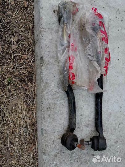 Стойки передние Nissan Wingroad Y12