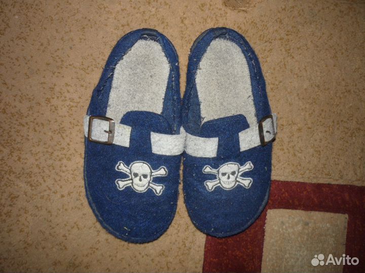 Варежки перчатки тапочки