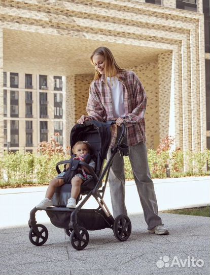 Коляска прогулочная с поворотным блоком Rant Ace