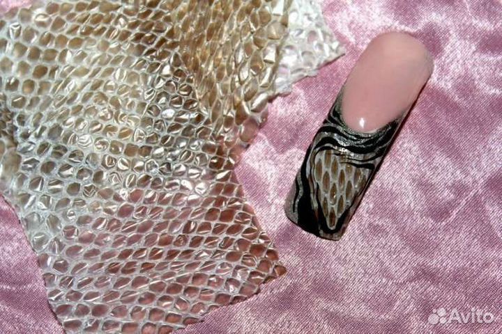 Выползки змей, полоз и питон