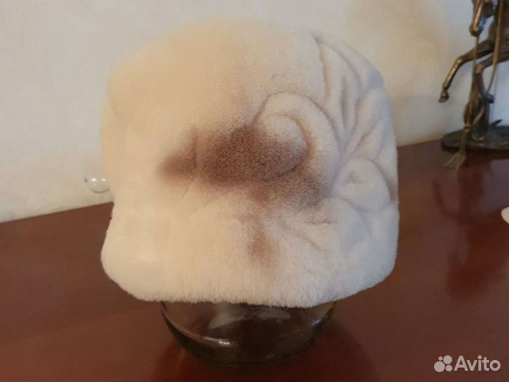 Шапка из мутона женская
