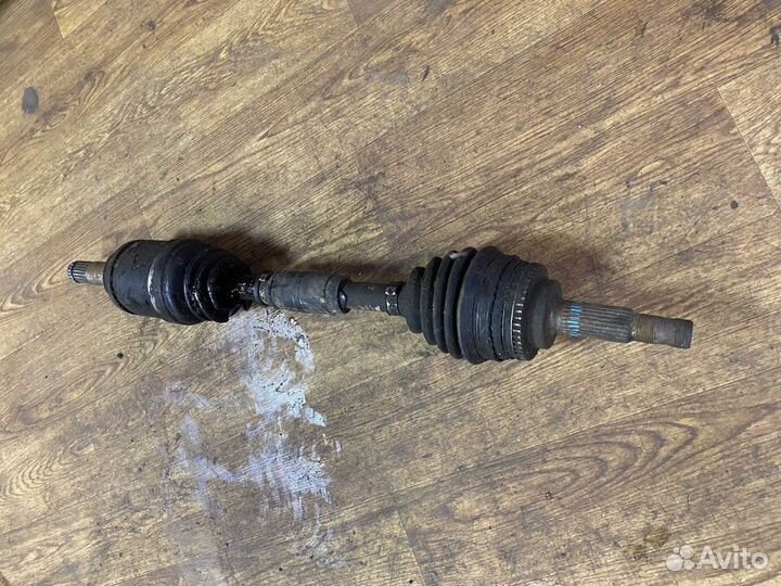 Полуось передняя левая 4342021050 Toyota Avensis 1
