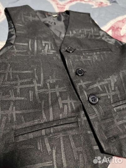 Жилетка для мальчика школьная