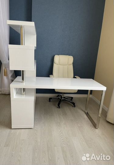 Письменный стол белый