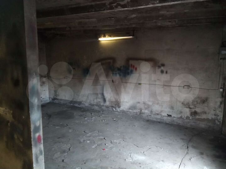 Гараж, > 30 м²