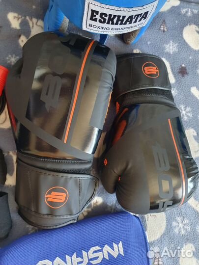 Шлем боксерский, щитки, перчатки