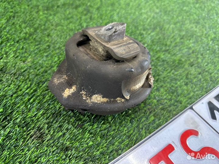 Подушка двигателя правая Bmw 7 E66 N62B44 2002