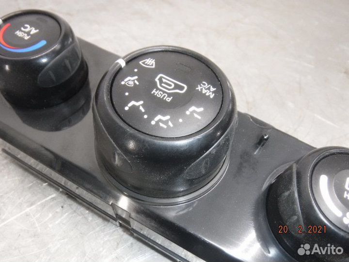 Блок управления отопителем Kia Sportage 2 G4GC