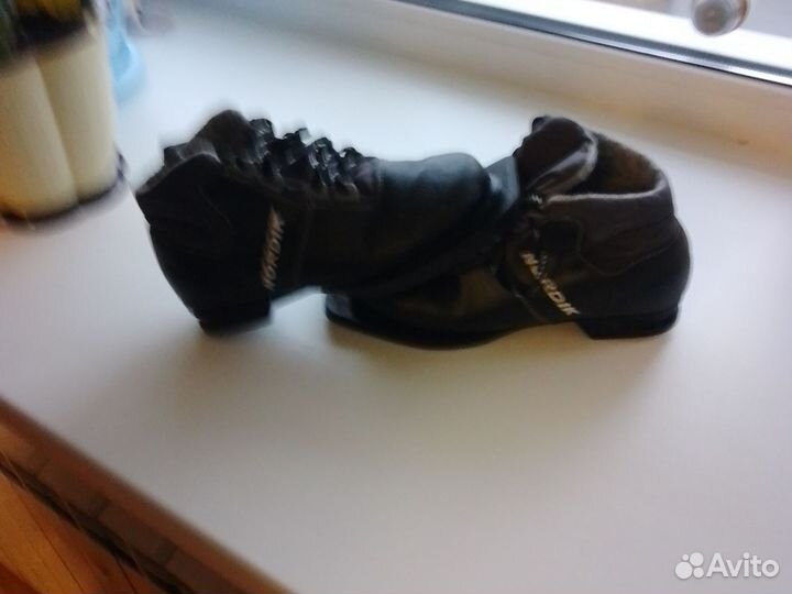 Лыжные ботинки