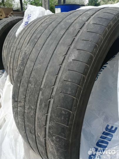 Yokohama Advan Sport V105 255/40 R19