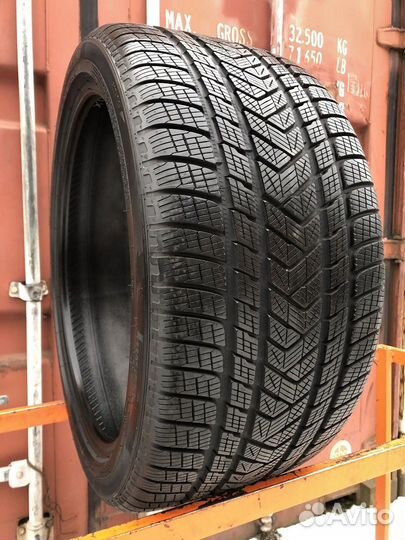 Pirelli Scorpion Winter 305/35 R21