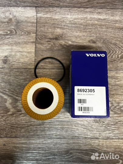 Фильтр масляный Volvo, 8692305