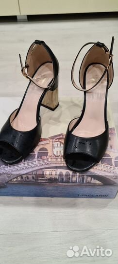 Босоножки женские 37