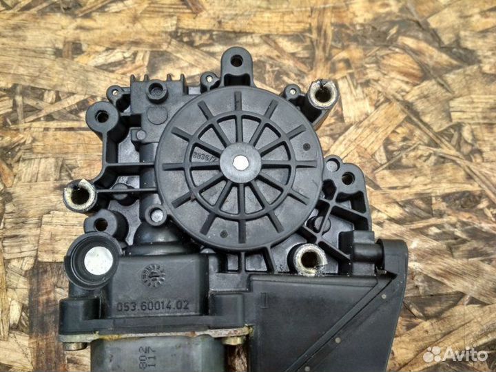 Мотор стеклоподъемника задний правый Audi A6 C5