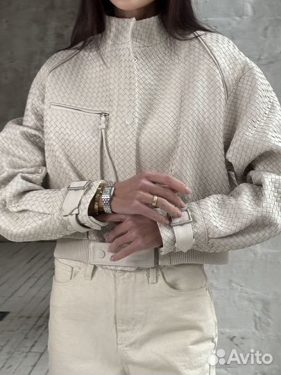 Женская курточка-бомбер из плетеной кожи Ivory