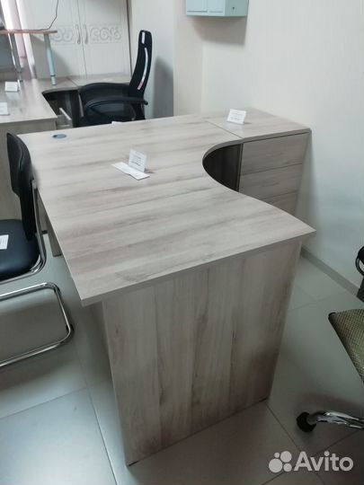 Компьютерный стол угловой