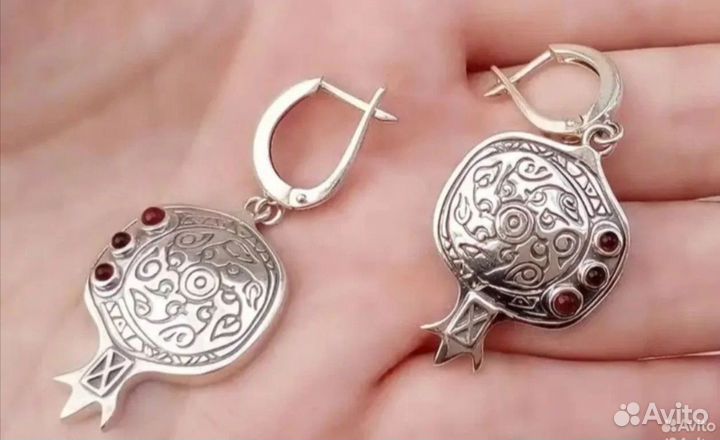 Серьги Гранаты