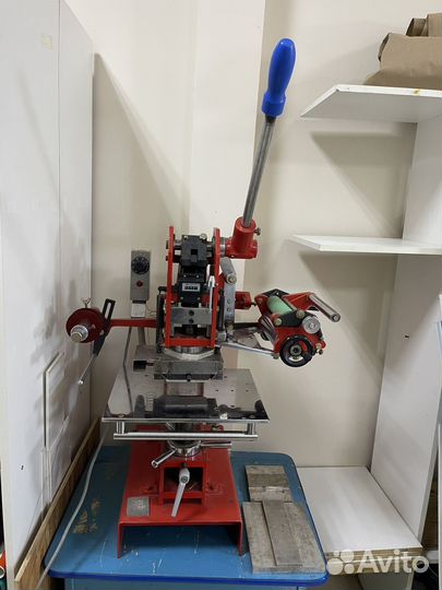 Прeсc для горячего тиснeния фольгoй TC-800T