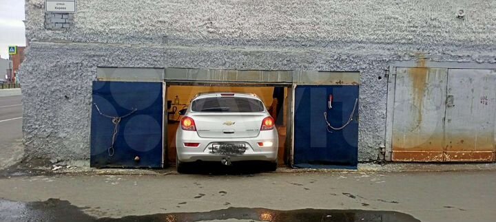 Гараж, > 30 м²