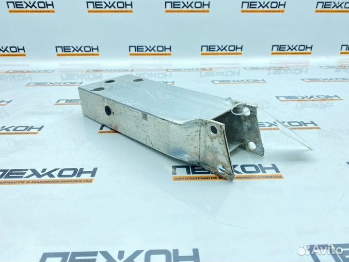 Кронштейн усилителя бампера передний левый