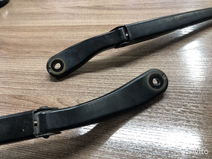 Поводок стеклоочистителя Mazda Axela BK 2002-2008