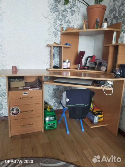 Компьютерный стол