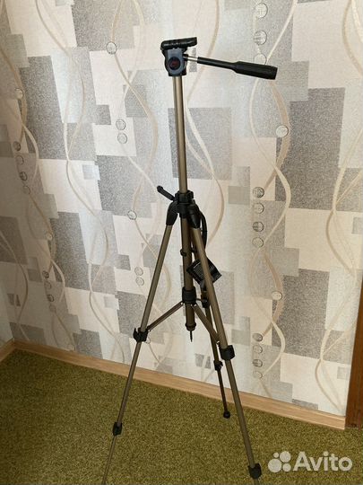 Штатив для фотоаппарата