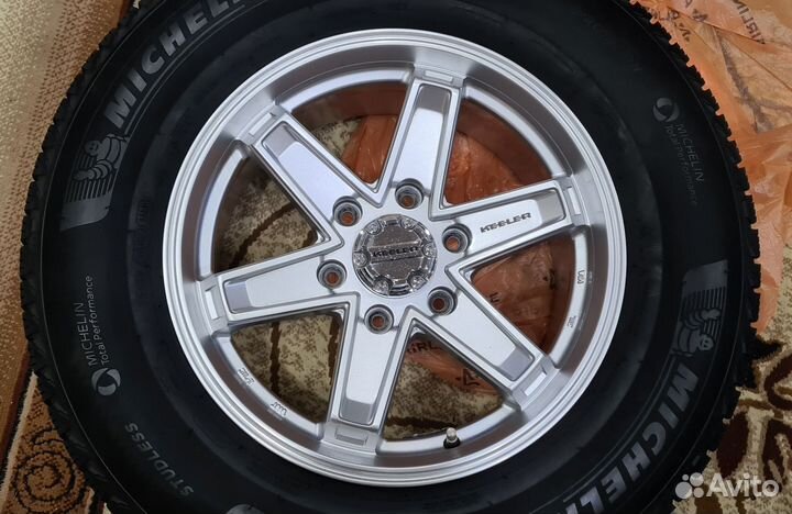 Michelin X-Ice Snow SUV 265/65 R17